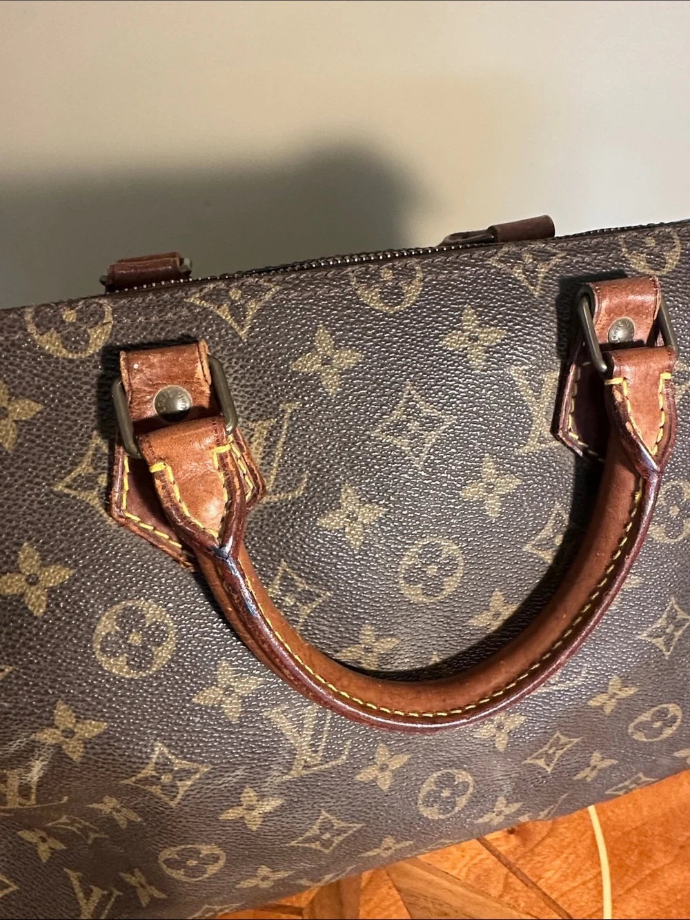 Authentic Louis Vuitton Monogram Speedy 30.